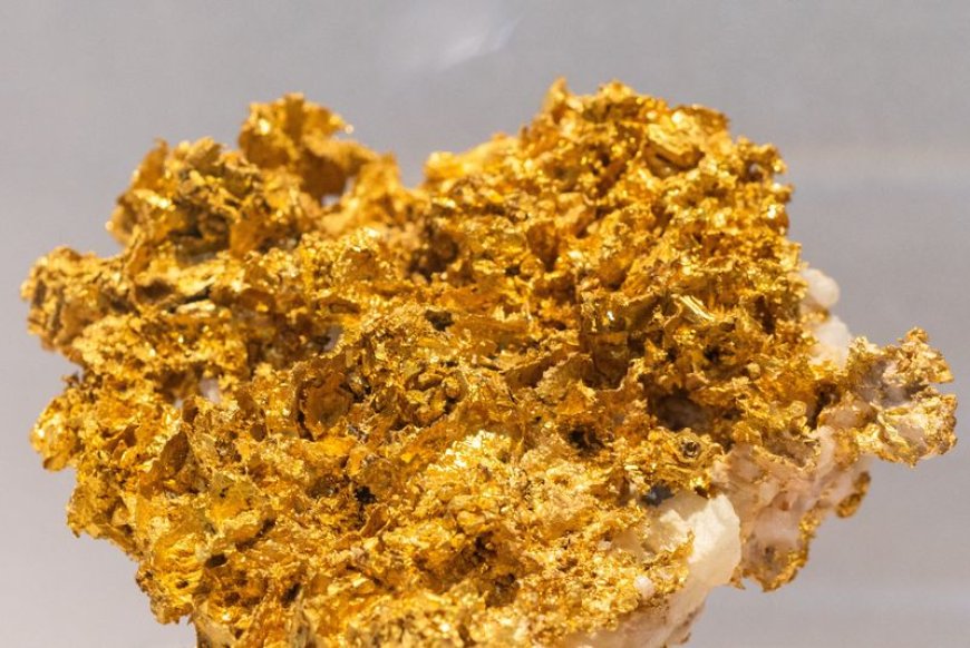 Harga emas mencapai rekor tertinggi di atas $4.600/ons setelah data pekerjaan AS yang lemah.