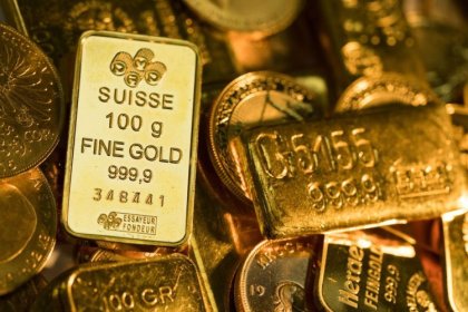 Harga Emas Tertekan saat Dolar AS Menyentuh Puncak Dua Minggu menjelang Pengumuman FOMC