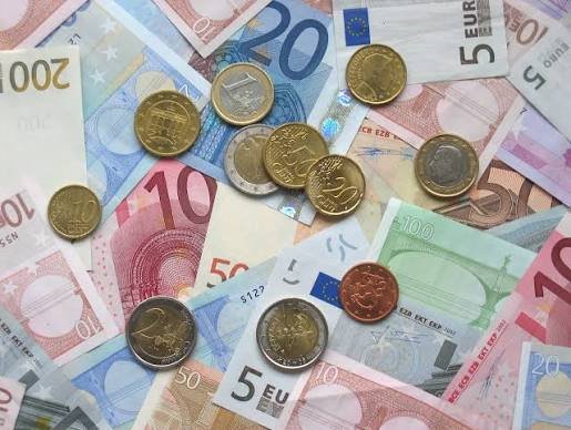 Euro Naik Tipis di Atas 1,1200 meski Ada Kekhawatiran terhadap Utang Prancis